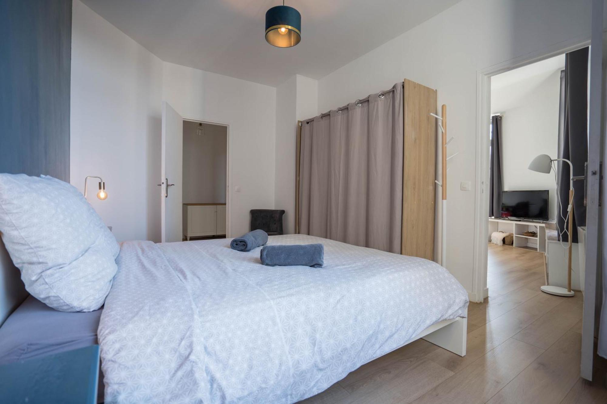 Charming City Center Flat Руан Екстериор снимка