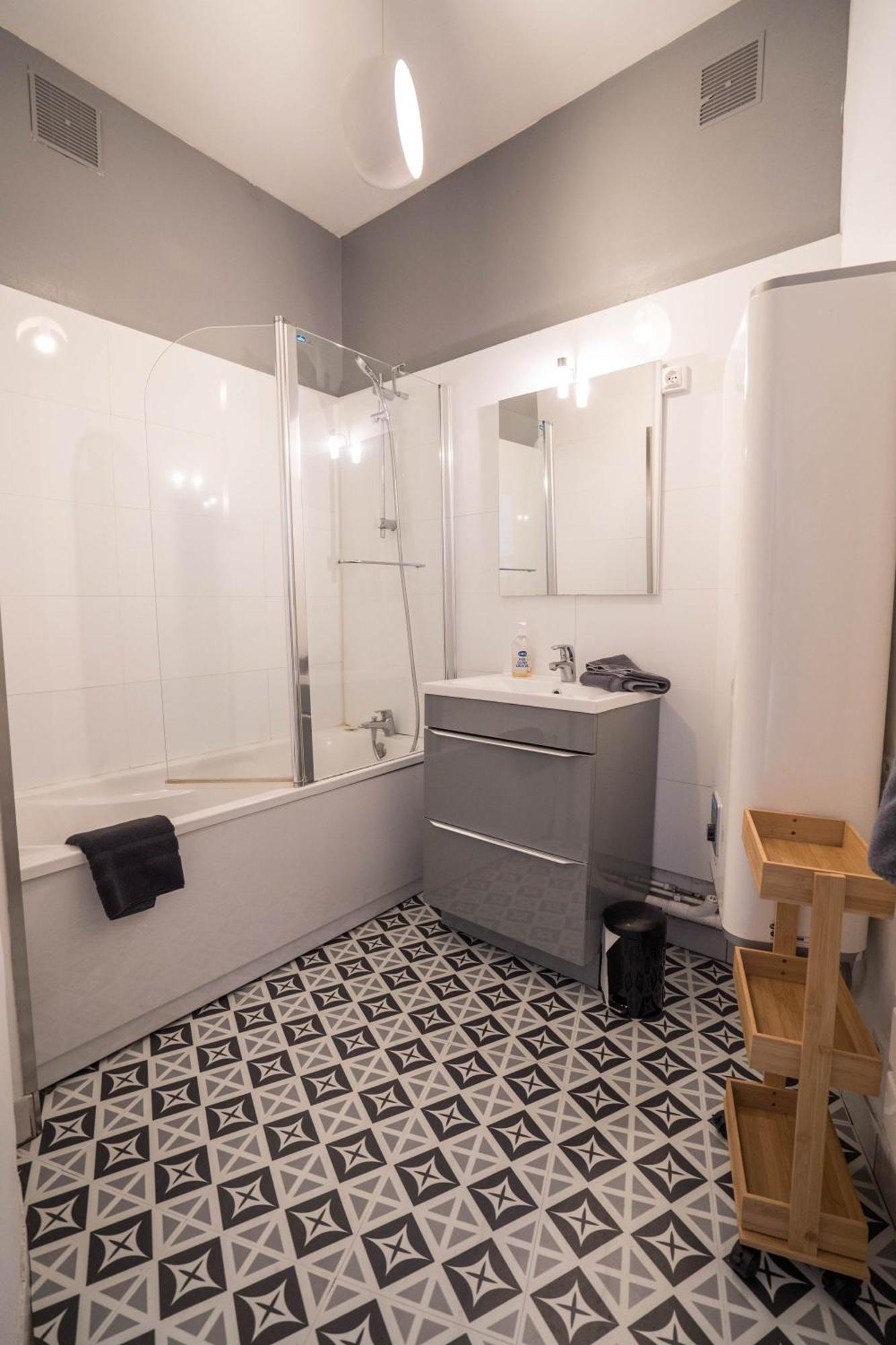 Charming City Center Flat Руан Екстериор снимка