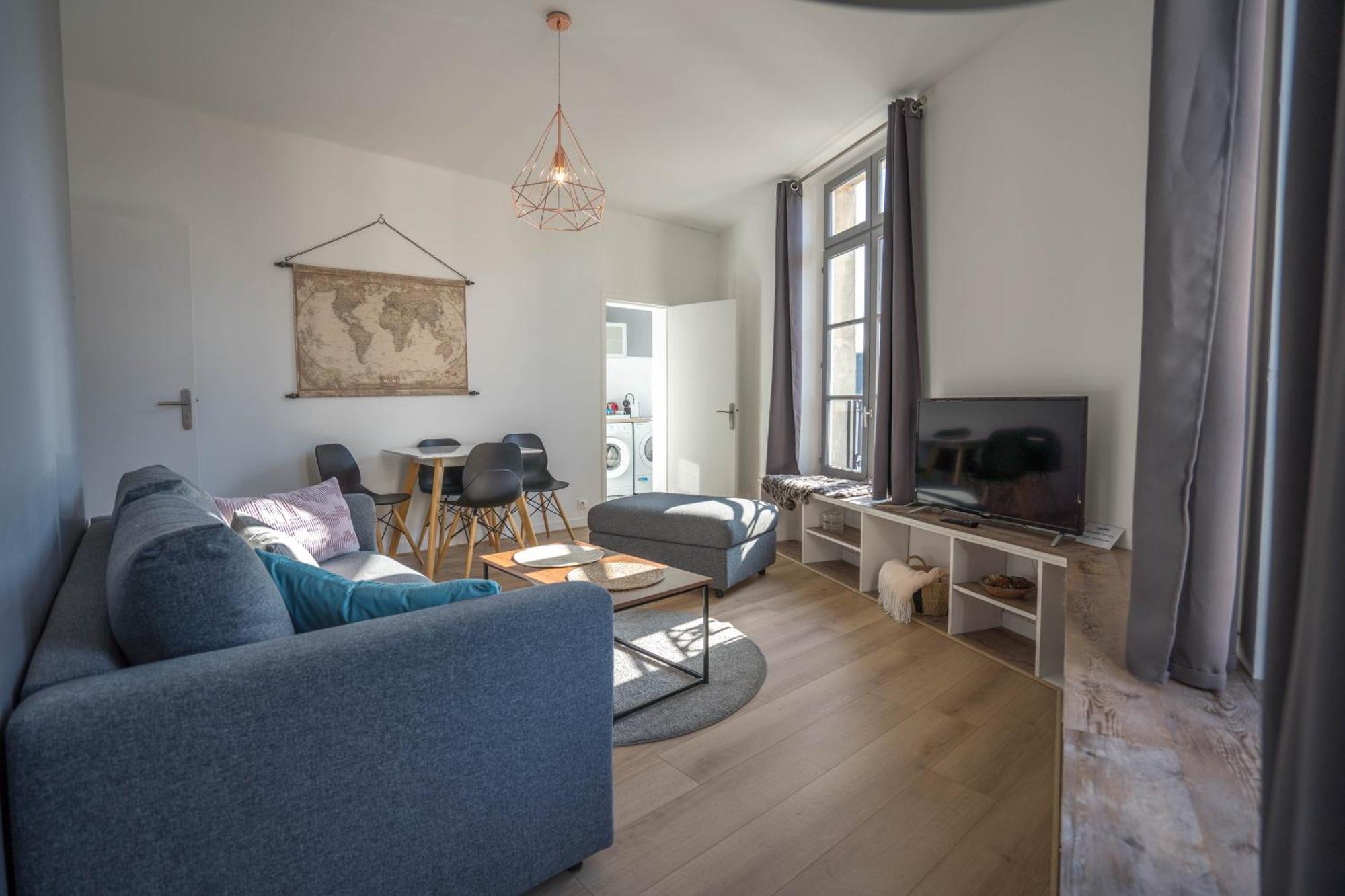 Charming City Center Flat Руан Екстериор снимка